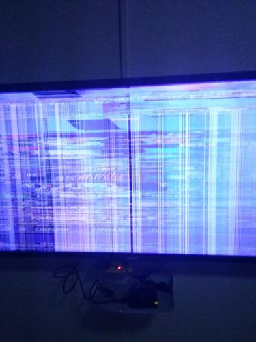 液晶电视屏幕闪跳什么故障