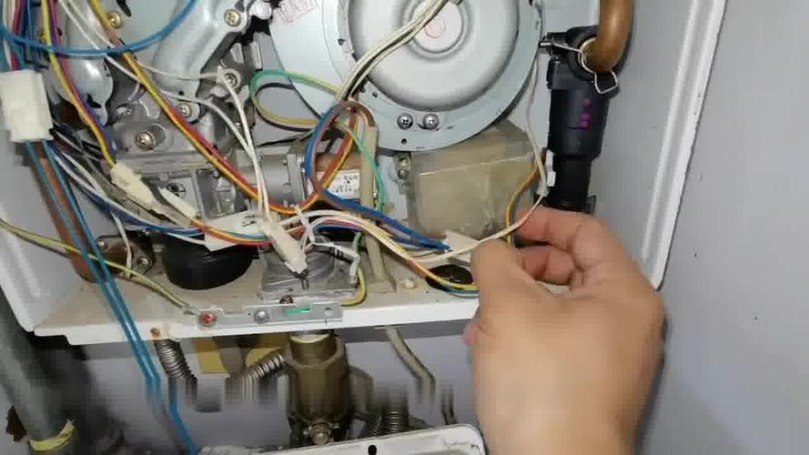 澳信空气能热水器e03故障